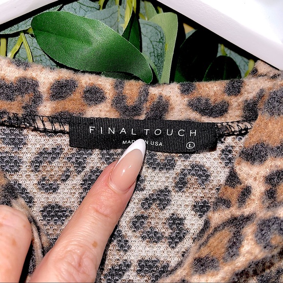 Leopard Long Sleeve Button Up Hoodie - Picture 8 of 8